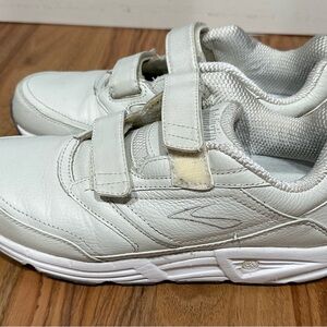 Brooks Men’s Shoes Size 10